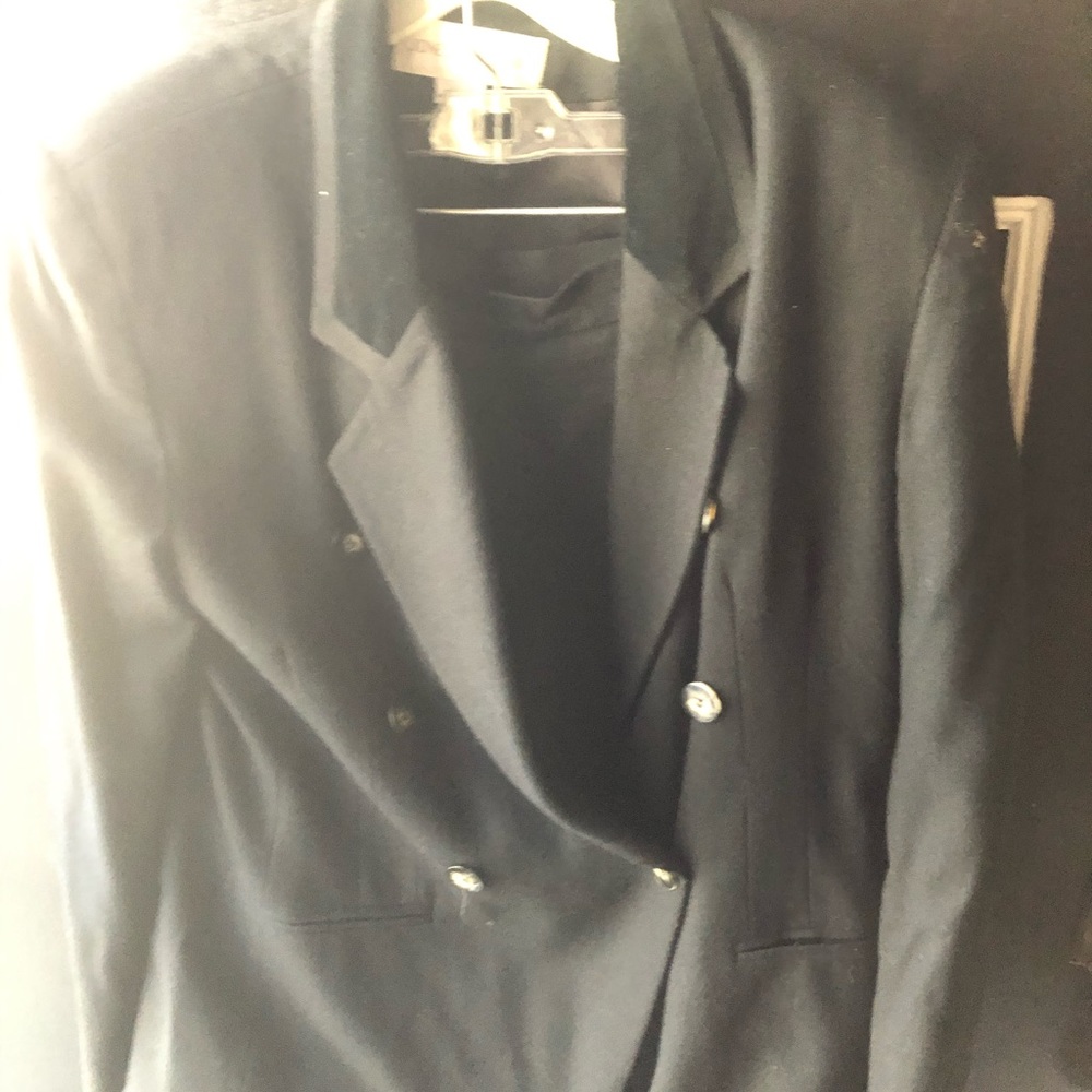 Vintage Jones New York Double Breasted Skirt suit w/maxi pleated skirt. Size 16